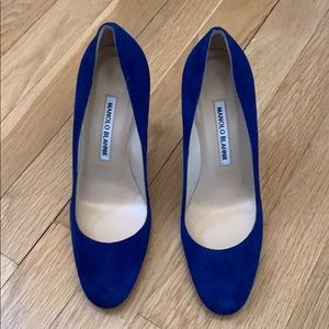 Brand new Manolo Blahnik blue suede heels